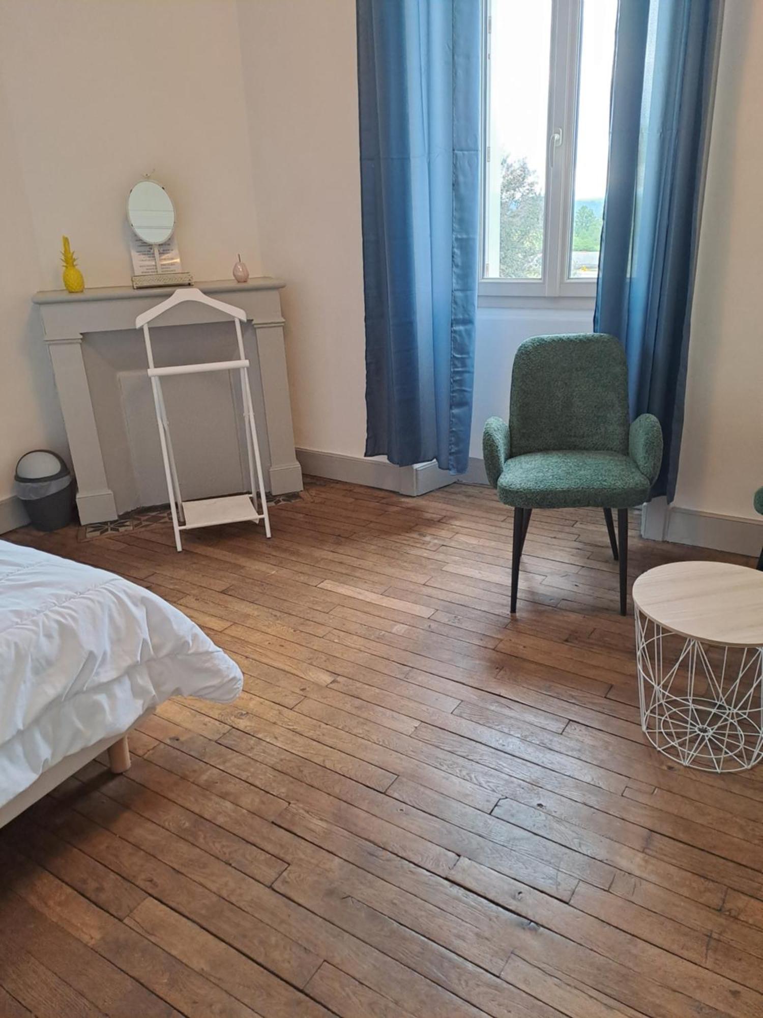 Les Chambres Du Cheval Blanc Allassac ภายนอก รูปภาพ