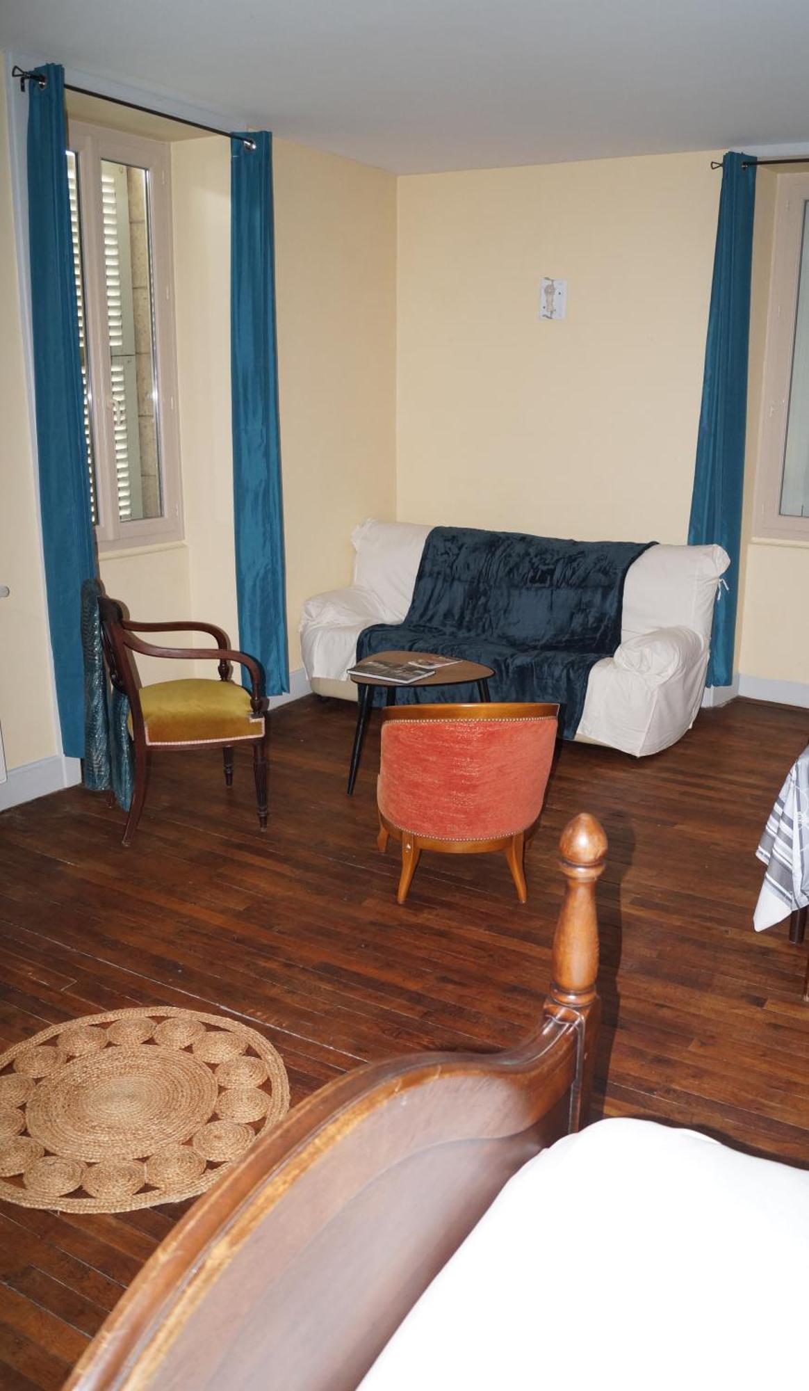 Les Chambres Du Cheval Blanc Allassac ภายนอก รูปภาพ